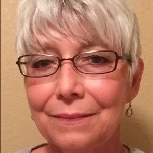 Meet your Posher, Eva