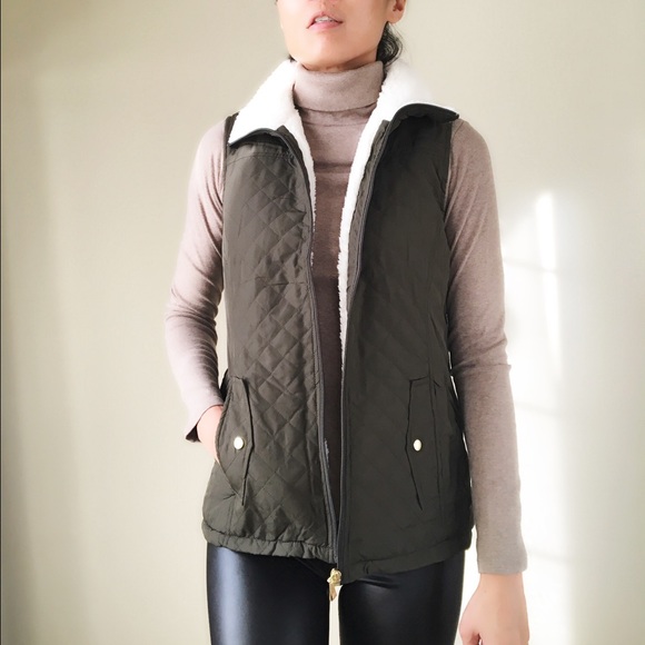 💣SALE Quilted Shearling line vest in hunter green - Picture 2 of 4