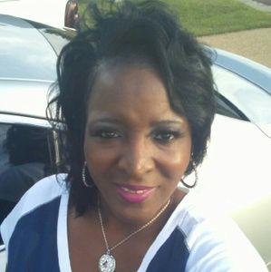 Meet your Posher, Adrienne