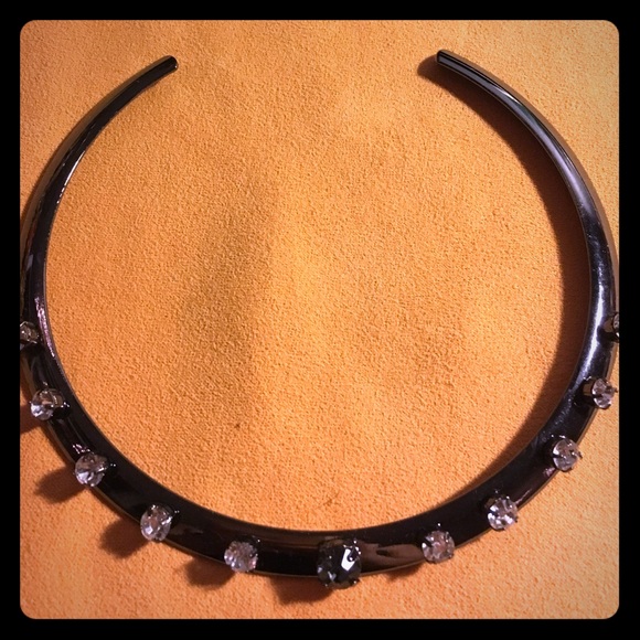 Open-back necklace