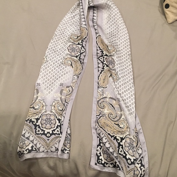 Grey pattern silk scarf