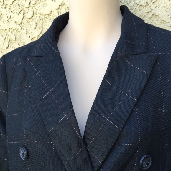 Unique Menswear Blazer for Woman - Picture 3 of 4