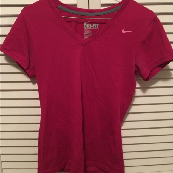 DRY FIT NIKE T SHIRT