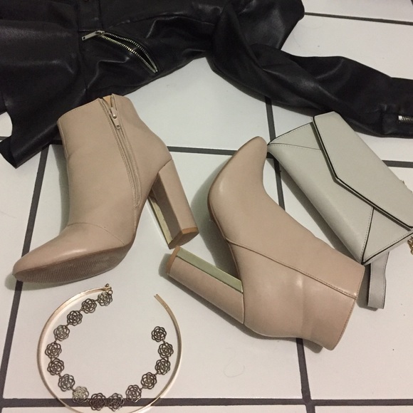 Ankle booties! - Picture 1 of 4