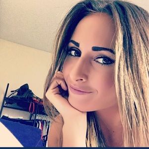 Meet your Posher, Rebecca