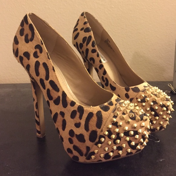 Steve Madden Leopard Pumps