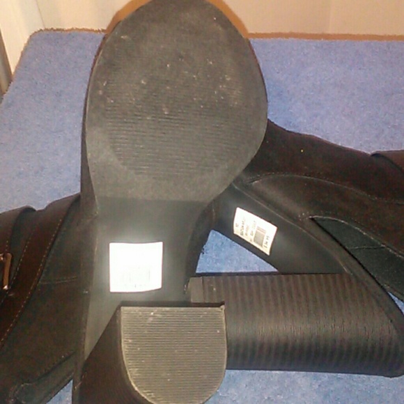 Heels - Picture 4 of 4