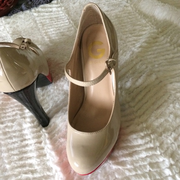 Gorgeousness!!! Guess heels✨ - Picture 2 of 3