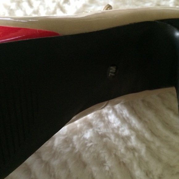 Gorgeousness!!! Guess heels✨ - Picture 3 of 3