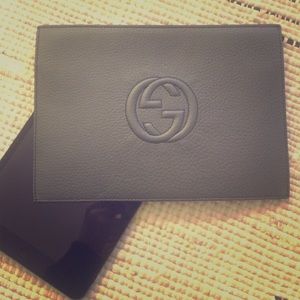 Gucci Soho leather document pouch 💗