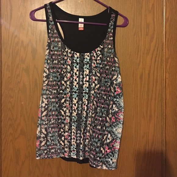 Cute Top! - Picture 1 of 2