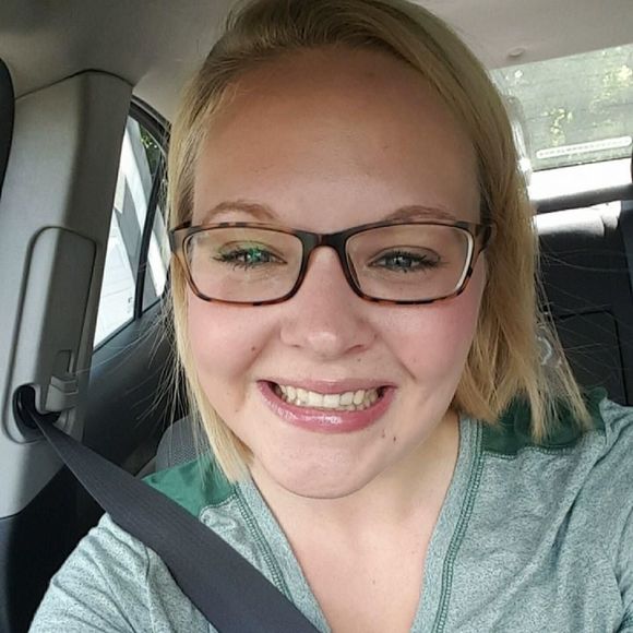 Meet your Posher, Kassi - Picture 1 of 1