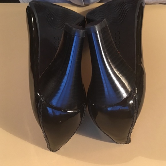 Ecco City Manila Black Pumps - Picture 3 of 4