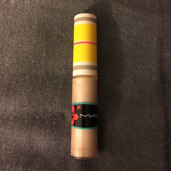 Mac limited edition Girl on Board Lipglass