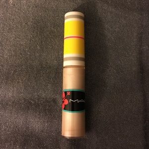 Mac limited edition Girl on Board Lipglass