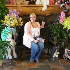 Meet your Posher, Jennifer