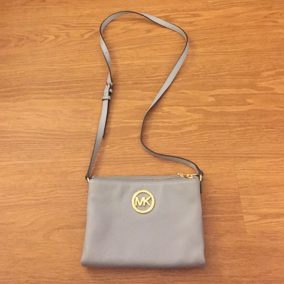 Michael Kors Handbags - NWOT Michael kors crossbody purse