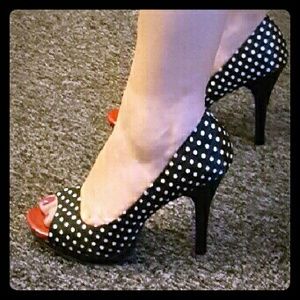 Black with White Poka Dots heels!