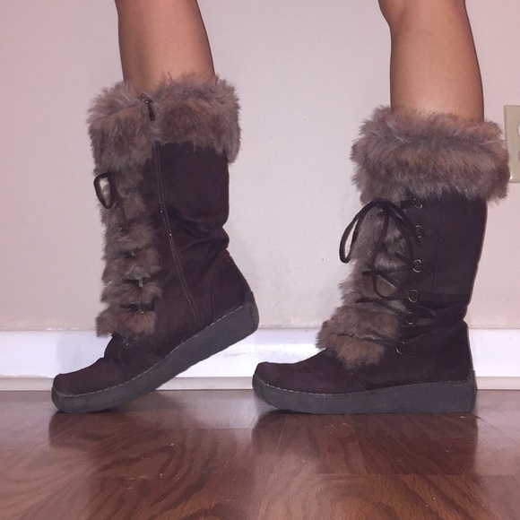 Wedge fur boot