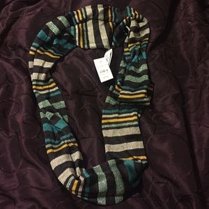 Anne Taylor scarf brand new with tags 🛍