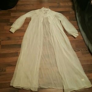 Antique lace robe w/ loop button closure size S/M