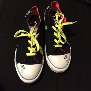 Neon one star converse