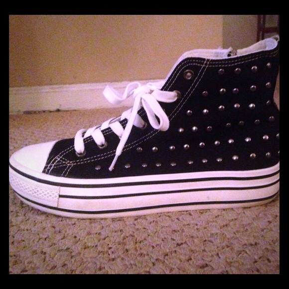Bucco Breeze High Top Sneaker Black Size 9 w Studs