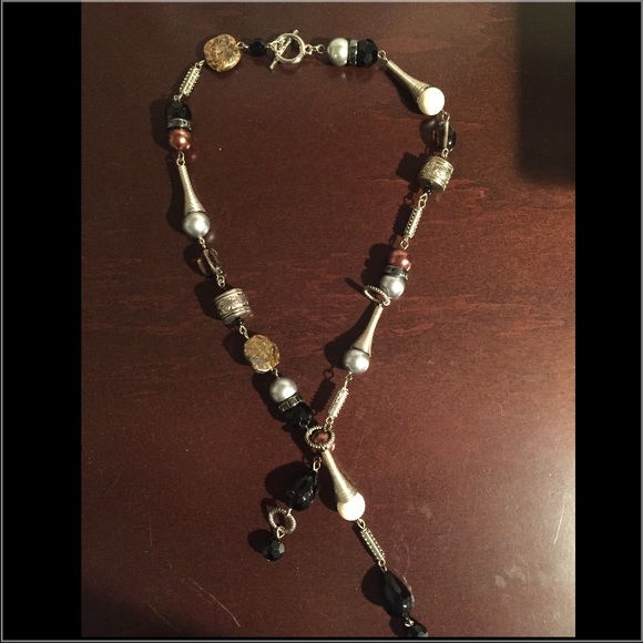 Women's Beautiful & Unique Necklace - Picture 1 of 4