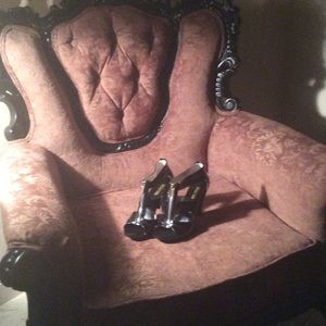 Michael Kors Berkley T Strap - Crinkled patent