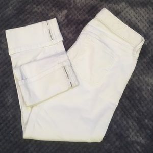 ☀️SUMMER☀️Banana Republic white cuffed capris☀️