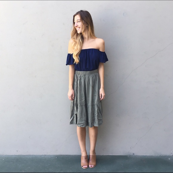 olive midi skirt - Picture 3 of 4