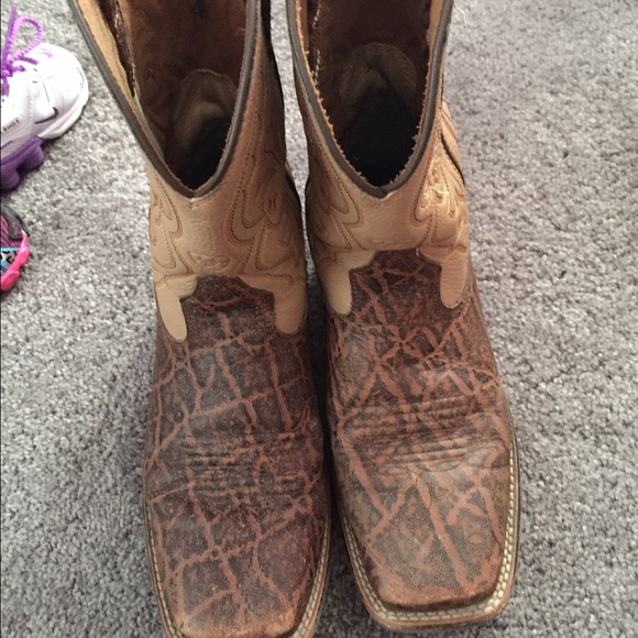 Boys size 4.5