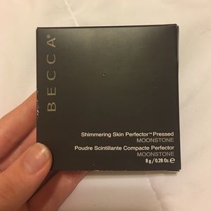BECCA shimmering skin perfector in moonstone