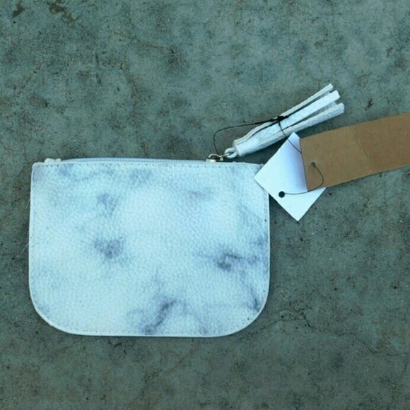 1 left! Marble designed coin purse
