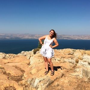 Meet your Posher, Julia