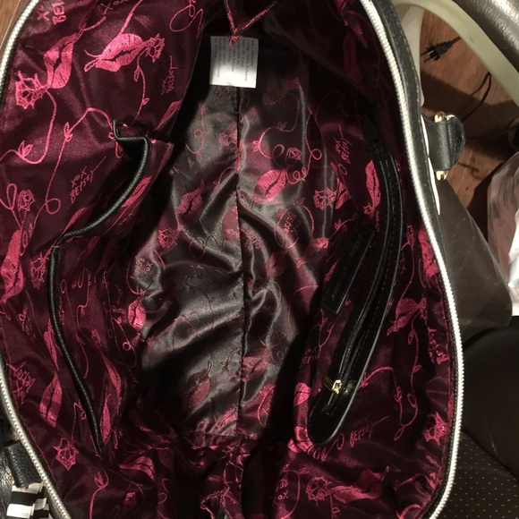 Betsey Johnson Large white and black bag - Picture 2 of 4