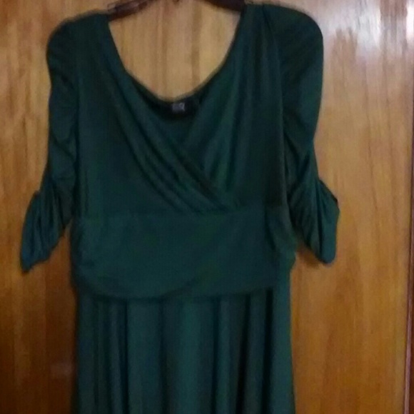 Dress - Picture 2 of 3