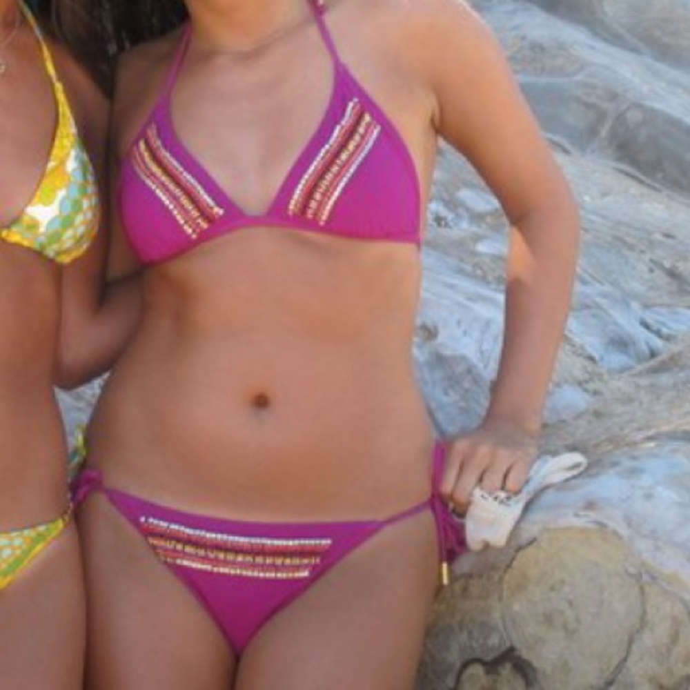 Red Carter bikini - Picture 4 of 4