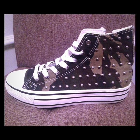 Bucco Breeze High Top Sneakers Camo Size 9 w Studs