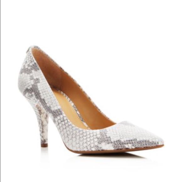 Michael kors pumps