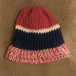 Super cute red white and blue hat, it's very warm.