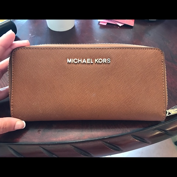 Michael kors cognac wallet. Used