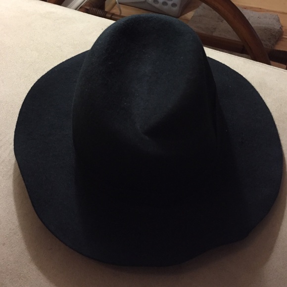 SOLD! Jack + Lucy black hat