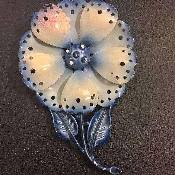Vintage flower enamel brooch - Picture 3 of 3