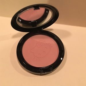 MAC Hello Kitty "Pretty Baby" beauty powder