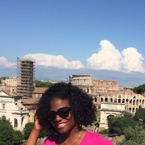 Meet your Posher, Adrienne