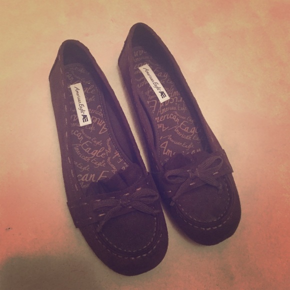 American Eagle brown moccasin flats