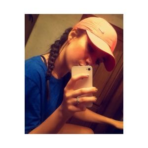 Meet your Posher, Faith