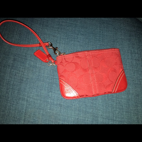 Like new Red signature COACH wristlet