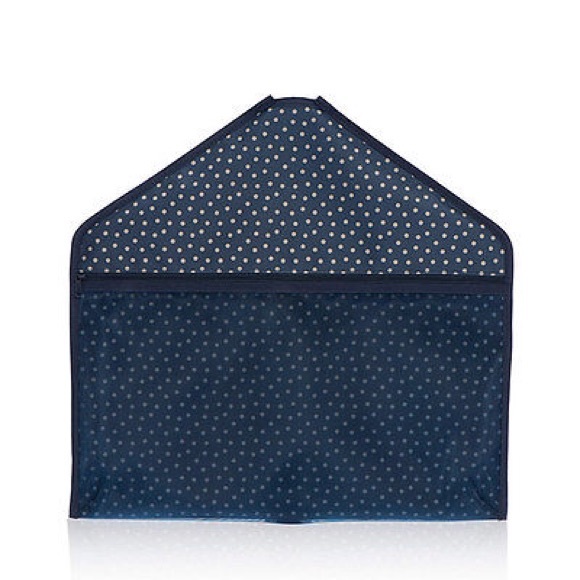 Hang it up pocket by Thirty One